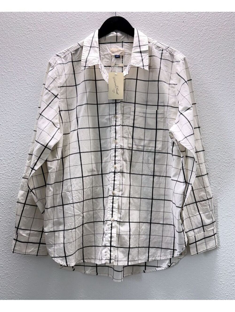 Universal Thread Cream Black Plaid Button Up Shirt Women Size Large